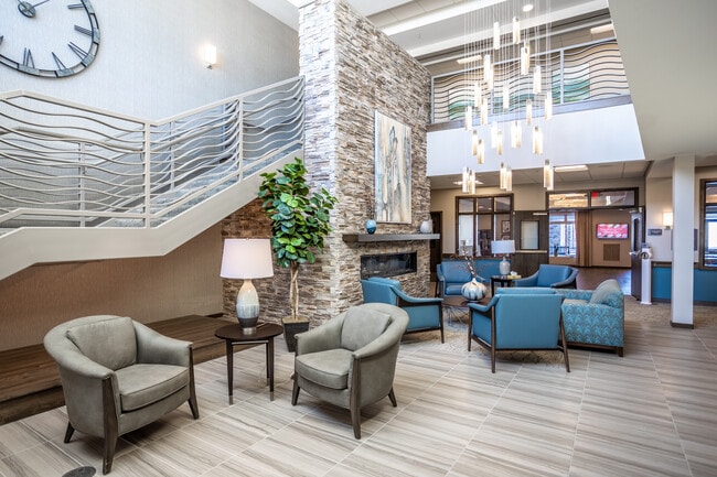 Villas at Stoney Point in Cedar Rapids, IA - Building Photo - Building Photo