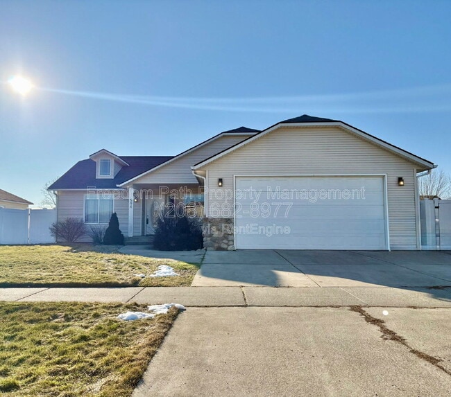 594 W Ashworth Ln in Post Falls, ID - Building Photo - Building Photo