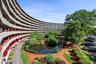 200 Swanton St, Unit T28 in Winchester, MA - Foto de edificio - Building Photo