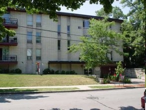 Riverwalk Apartments in Milwaukee, WI - Building Photo - Building Photo