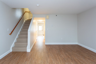 Auburn Court in Cambridge, MA - Building Photo - Interior Photo