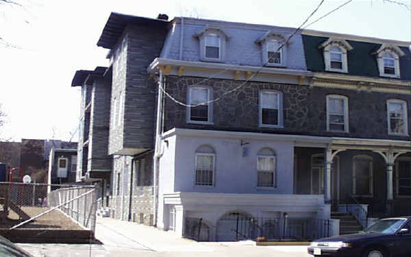 41 S 41st St in Philadelphia, PA - Building Photo