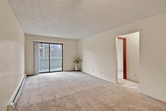 Park Plaza in Anchorage, AK - Foto de edificio - Building Photo