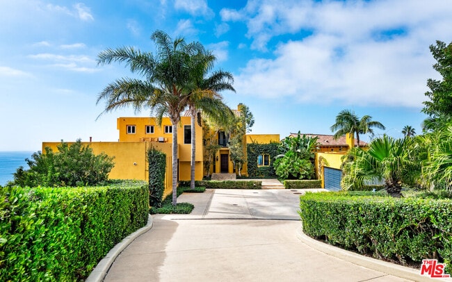 3235 Rambla Pacifico St in Malibu, CA - Building Photo - Building Photo