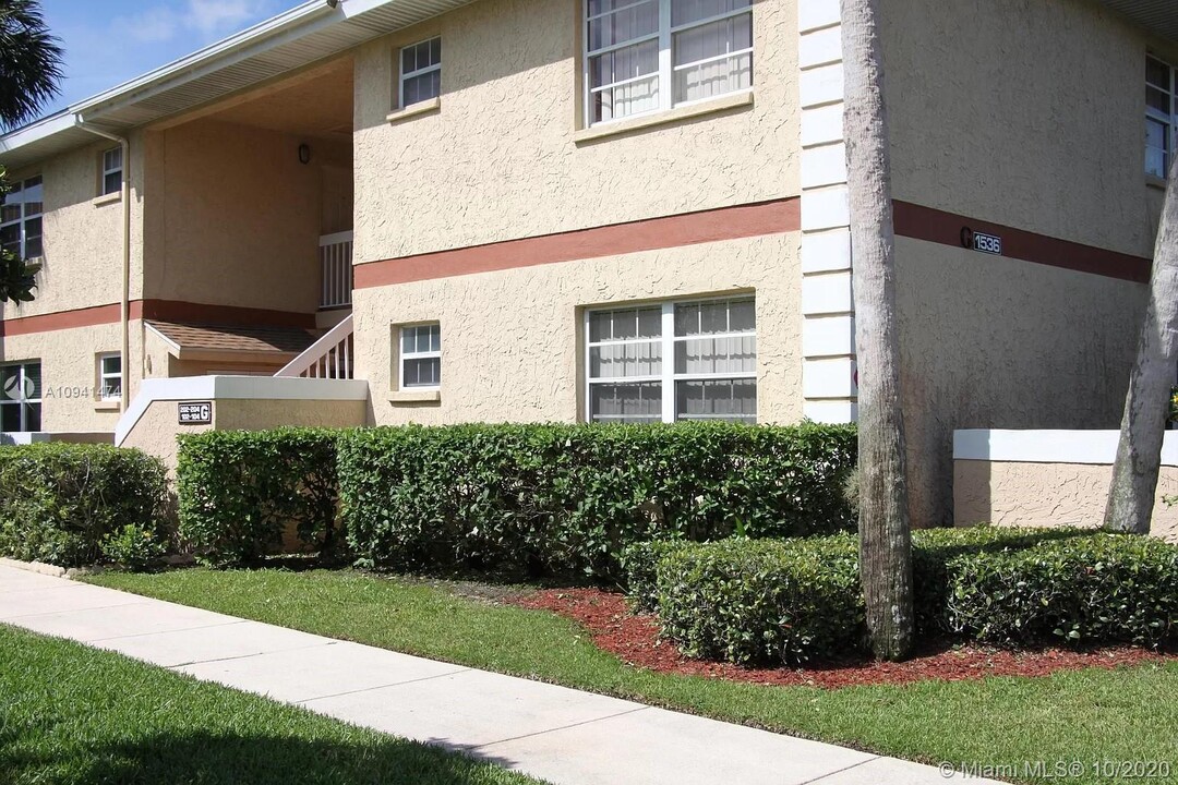 1536 SE Royal Green Cir-Unit -G204 in Port St. Lucie, FL - Building Photo