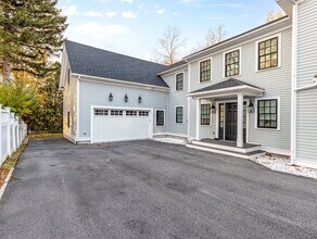 959 Chestnut St in Newton, MA - Building Photo - Building Photo