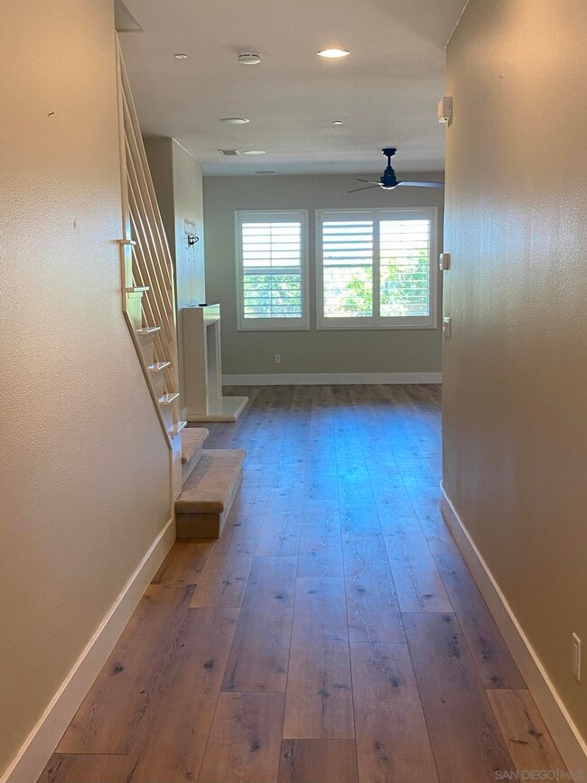 7422 Sitio Montilla in Carlsbad, CA - Foto de edificio - Building Photo