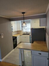 7506 Rainbow Dr in Prairie Village, KS - Building Photo - Building Photo