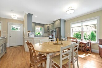 68 Woburn St in Lexington, MA - Building Photo - Building Photo