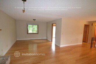 7897 Kingsview Ln N in Maple Grove, MN - Foto de edificio - Building Photo