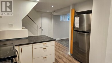 77 Blackwood Crescent in Hamilton, ON - Building Photo - Building Photo