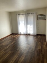 Immaculate Updated 2 Bedroom with 1 Bath in Rockford, IL - Foto de edificio - Building Photo