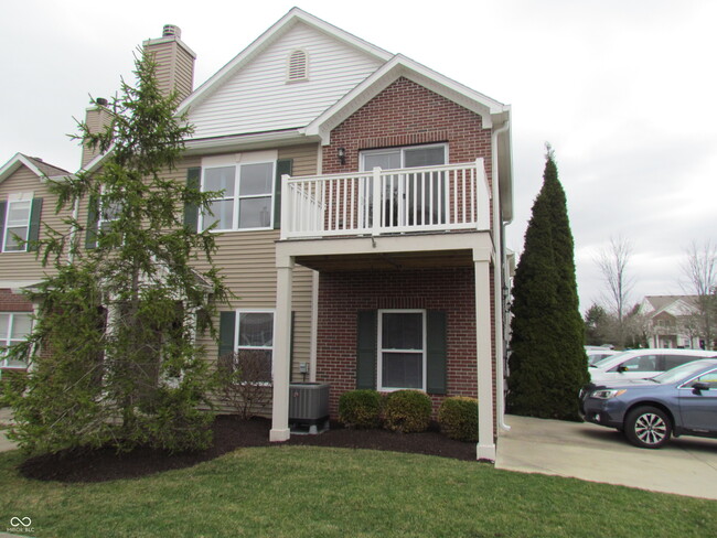 13249 Komatite Way in Fishers, IN - Building Photo - Building Photo