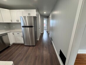388 Wabash Ave, Unit 2 in Kenmore, NY - Foto de edificio - Building Photo