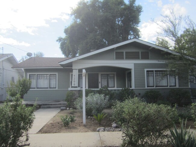 property at 4200 Homewood Ct