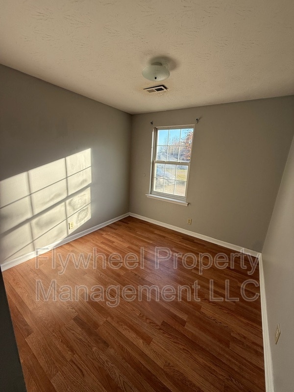 132 N Poole St in Ashland City, TN - Building Photo - Building Photo