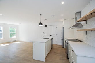 91 Prince Albert Rd in Dartmouth, NS - Building Photo - Building Photo