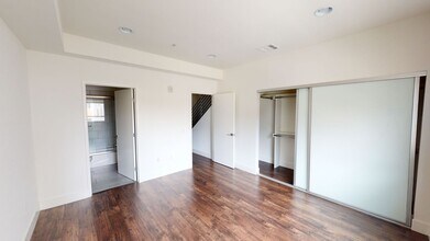 Lindblade Lofts in Los Angeles, CA - Building Photo - Interior Photo