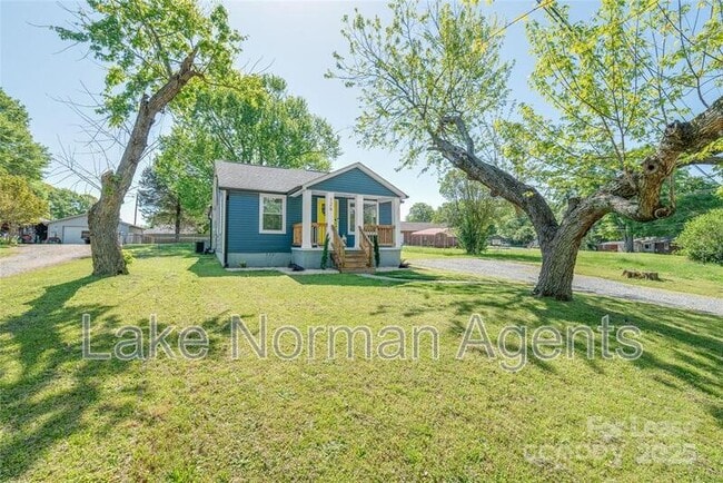 126 Tomberlin Rd in Mount Holly, NC - Building Photo - Building Photo