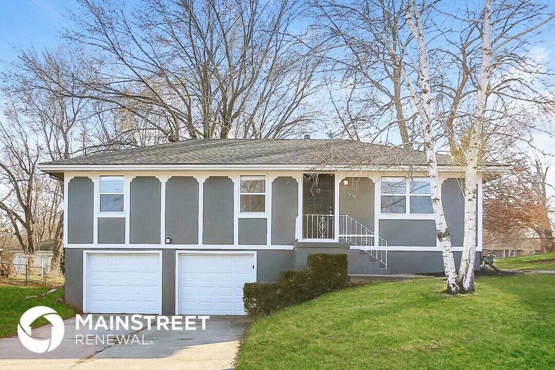515 SE 19th St in Oak Grove, MO - Building Photo