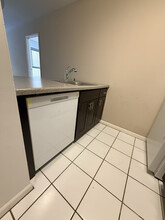 3438 N Oakland Ave in Milwaukee, WI - Building Photo - Building Photo