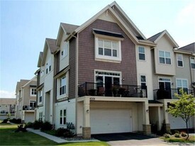 3561 Hazel Trail in Woodbury, MN - Building Photo
