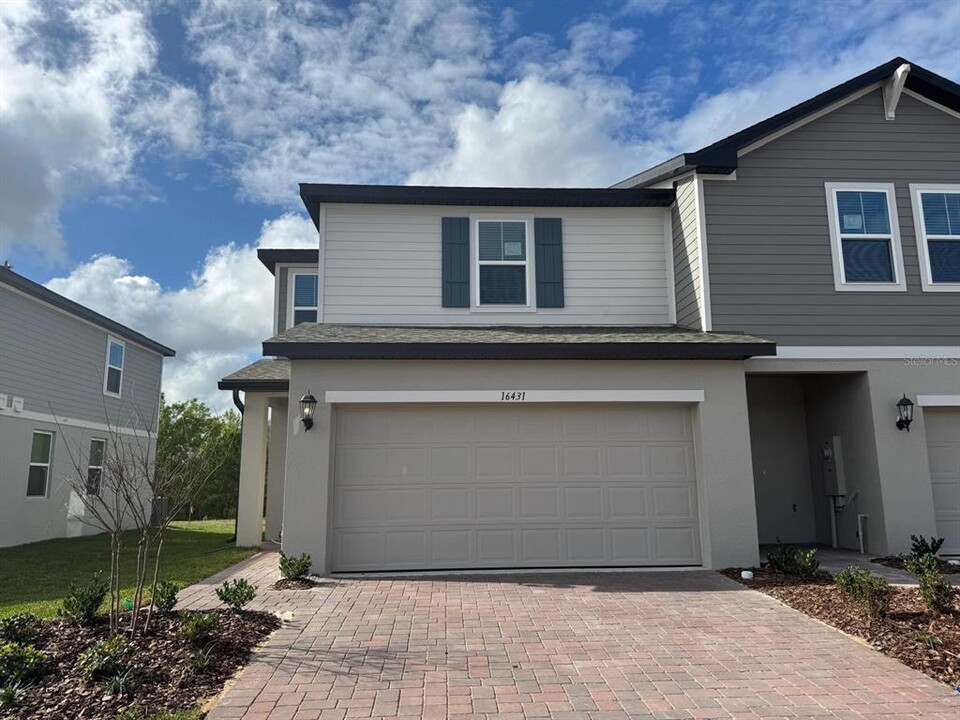 16431 Bird of Paradise Ave in Clermont, FL - Building Photo