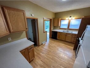 1012 S 4th Ave in Wausau, WI - Foto de edificio - Building Photo