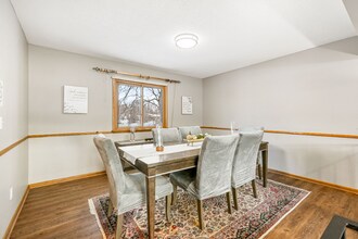 7450 Duluth St in Minneapolis, MN - Foto de edificio - Building Photo