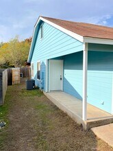 12402 Alderbrook Dr in Austin, TX - Building Photo - Building Photo