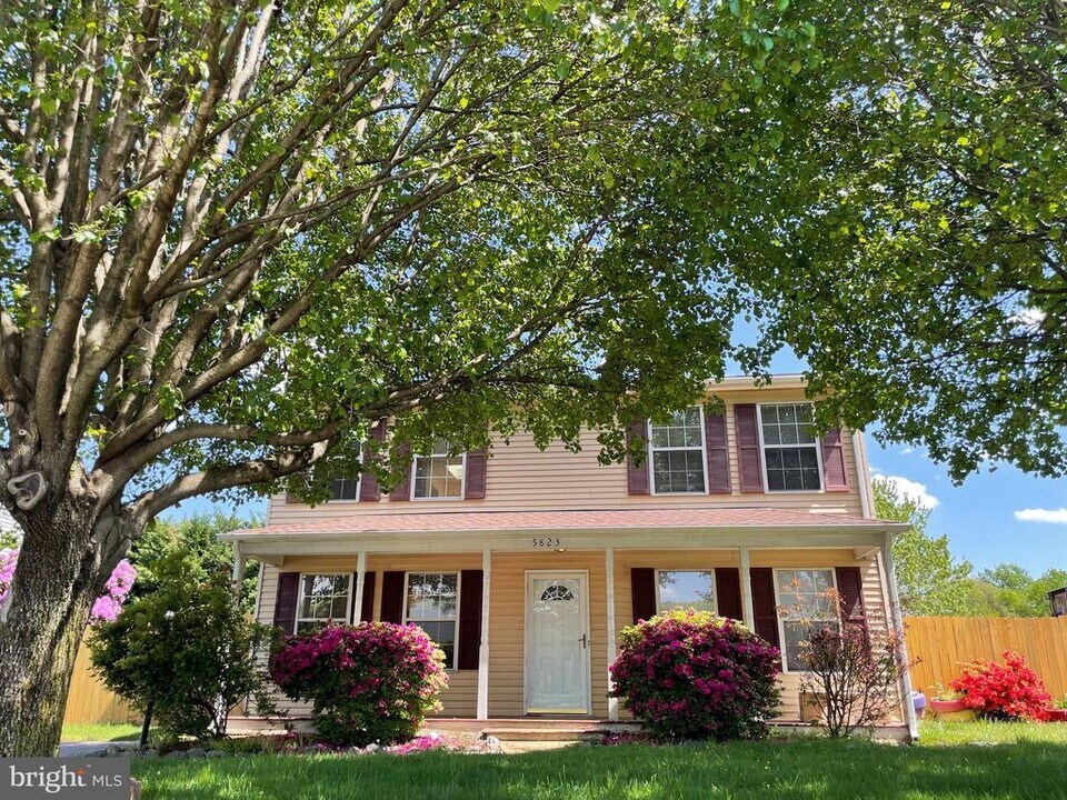 5823 Riverside Dr in Woodbridge, VA - Building Photo