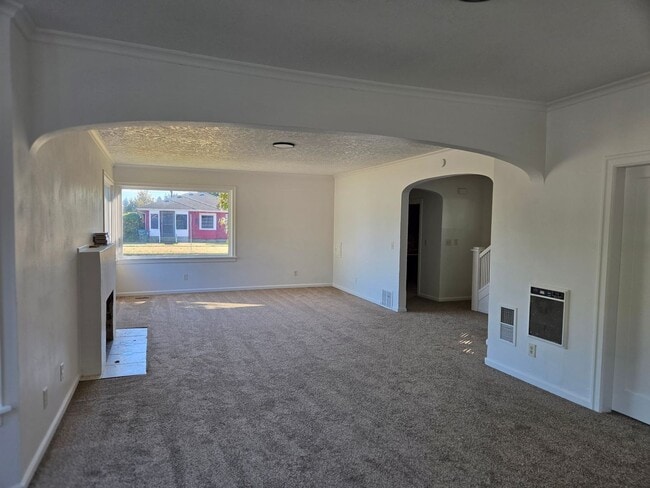 931 E St in Centralia, WA - Building Photo - Building Photo