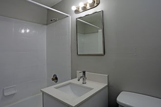 Poinsettia Place Apartments in West Palm Beach, FL - Foto de edificio - Interior Photo