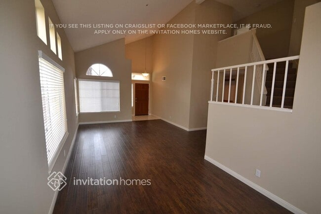 11460 Winery Dr in Fontana, CA - Foto de edificio - Building Photo