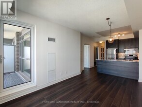 8110-8110 Birchmount Rd in Markham, ON - Building Photo - Building Photo