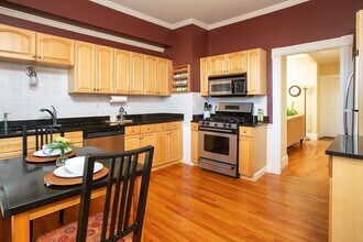 10 Hunt St, Unit #1 in Watertown, MA - Building Photo - Building Photo
