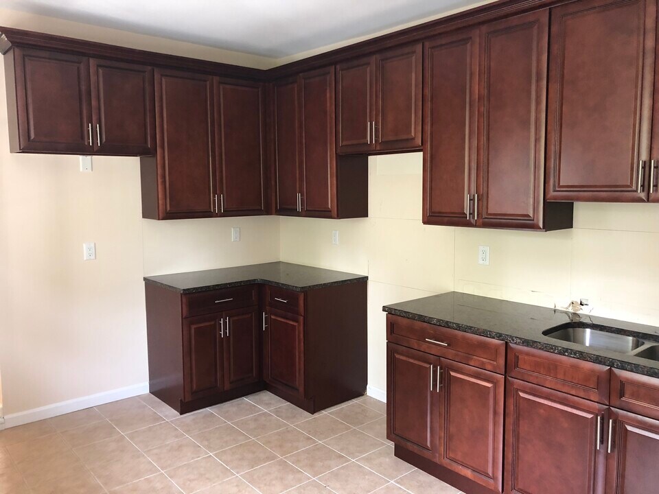 64 E Church St in Washington, NJ - Building Photo