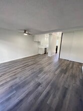 311 S Primrose Ave in Monrovia, CA - Foto de edificio - Building Photo
