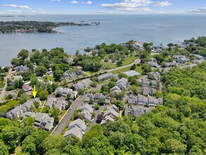 135 Turtle Bay Dr in Branford, CT - Building Photo - Building Photo