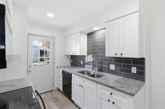 224 E Lk St in Sherman, TX - Building Photo - Building Photo