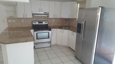 6951 W 29th Ave in Hialeah, FL - Building Photo - Building Photo