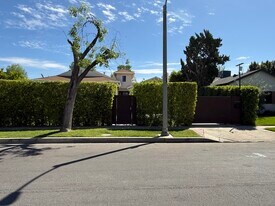 5906 Graves Ave in Encino, CA - Building Photo