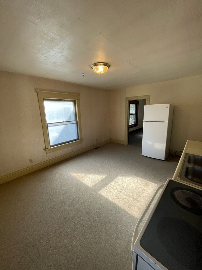 property at 723-723 1/2 South St