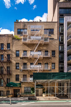 230 E 52nd St in New York, NY - Building Photo - Building Photo