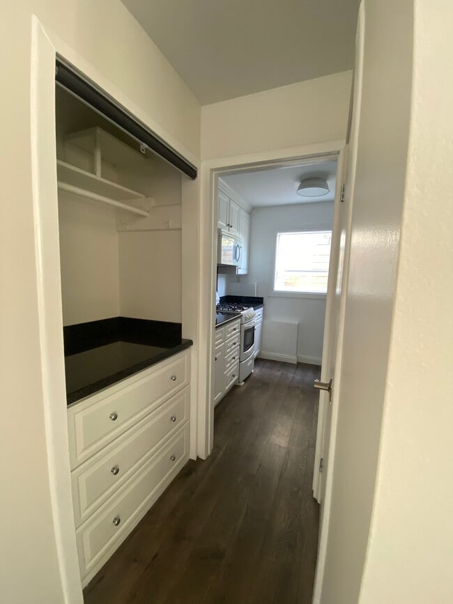 1039 Glen Arbor Ave in Los Angeles, CA - Building Photo - Building Photo