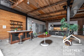 3134 W Carroll Ave, Unit 2 in Chicago, IL - Foto de edificio - Building Photo