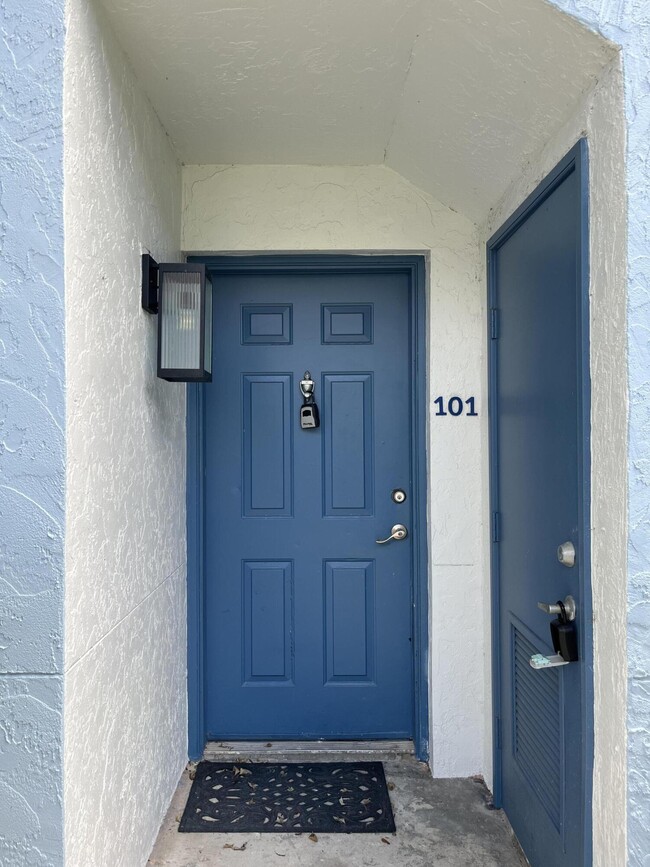 3239 Clint Moore Rd in Boca Raton, FL - Building Photo - Building Photo