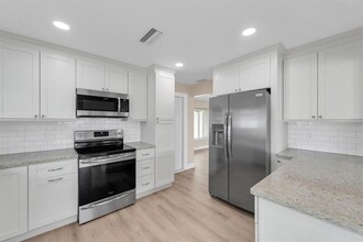 315 Buttonwood Ln in Largo, FL - Building Photo - Building Photo