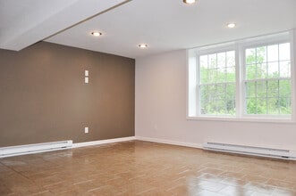 152 Main St, Unit 11 in Sturbridge, MA - Building Photo - Building Photo