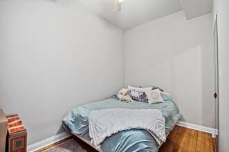 2541 W Carmen Ave, Unit 2 in Chicago, IL - Building Photo - Building Photo